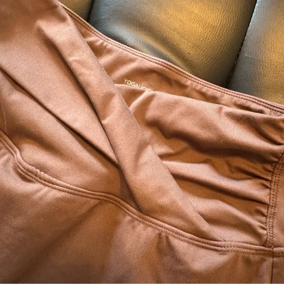 Yogalicious Lux Crosstown Skort Brown - Picture 5 of 5